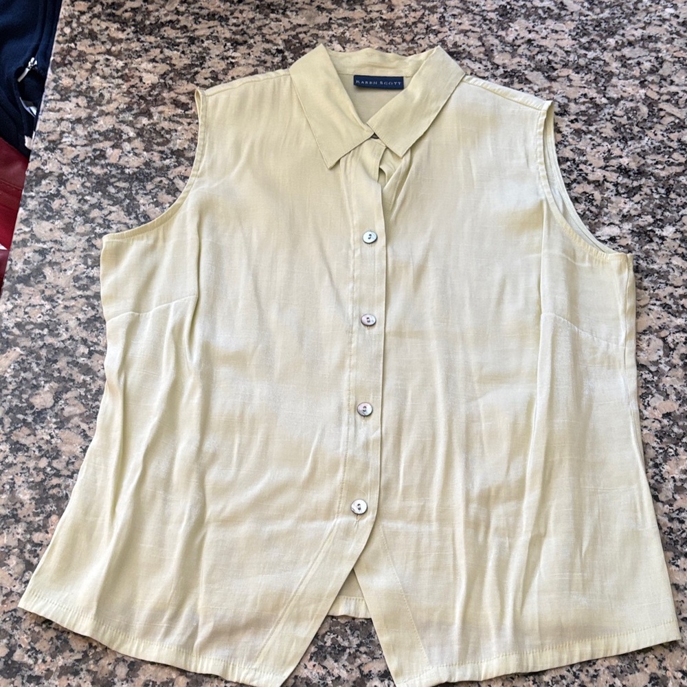 Karen Scott Women's Sleeveless Button-Down Shirt - Light green, lime